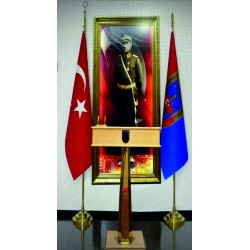 MAKAM BAYRAĞI TÜRK, JANDARMA KOGOLU BAYRAK  ( PRİNÇ DİREK VE TABLALARI, KÜRSÜ, ATATÜRK POTRESİ)